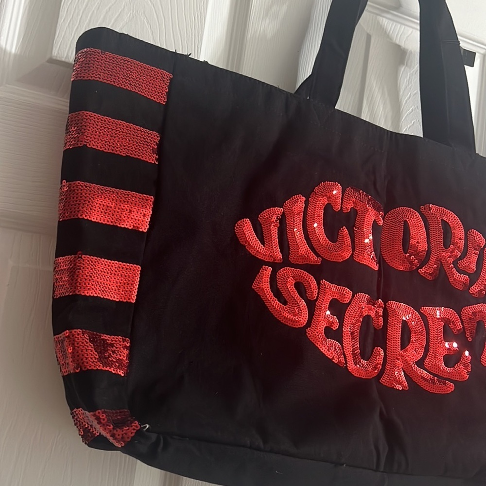 Victorias secrete tote bag beach bag red sequins cute black and red tote bag.nwt - Picture 3 of 16